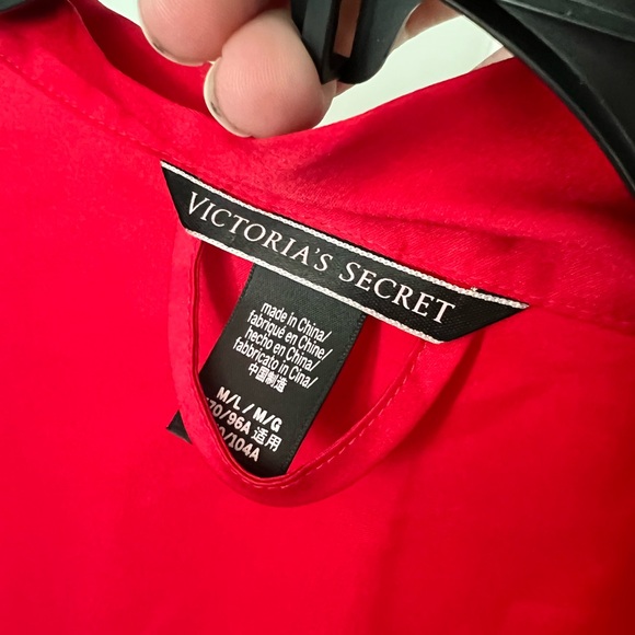 Victoria’s Secret| red satin robe - Picture 4 of 7